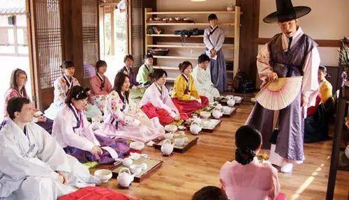 去韩国留学咨询，日常生活中哪些礼仪必须时刻谨慎？